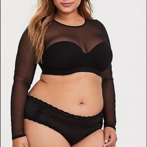 torrid Mesh Crop Top. size 2